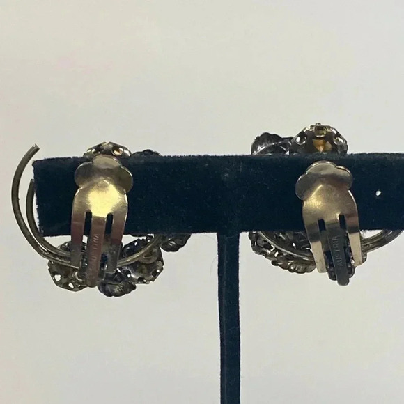 STAR-SIGNED VINTAGE CLIP ON EARRINGS. SILVER LEAVES 🍃 - Picture 4 of 8